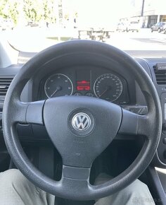 Volskwagen golf 5 manual 1,9 TDI 77 kW - 6