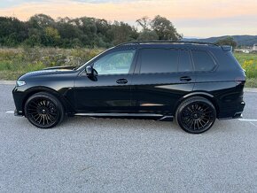 BMW X7 M50i BLACK INDIVIDUAL Full výbava  možná výmena - 7