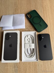 Apple iPhone 16 Black 128GB - 7