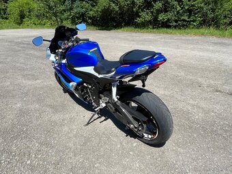 Predám suzuki gsx-r 750 - 7