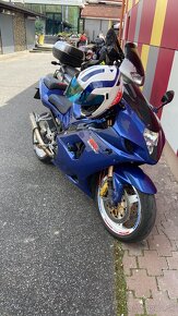 Suzuki gsxr 1000K4 - 7