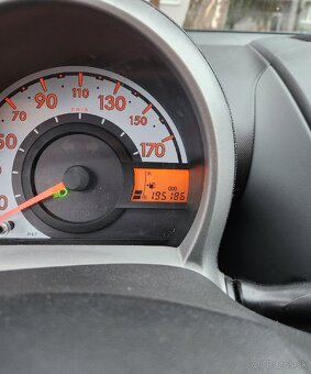 Toyota Aygo 5 dverova 1.0 benzin manual 2006 - 7