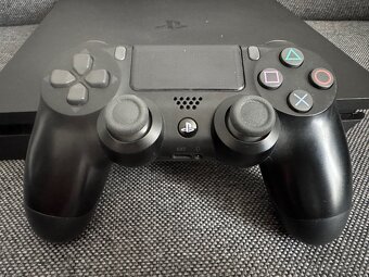 Ps4  500gb + ovládač + 7 hier - 7