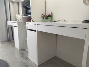 2x detský písací stôl IKEA Micke+ policová skrinka - 7