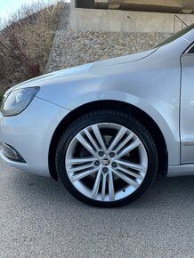 Škoda SuperB 2.0 TDI DSG -// F1 Riadenie, Navi, Bi-Xenon -// - 7