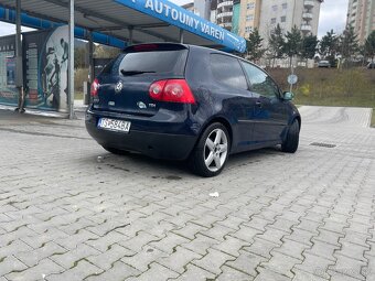 Volkswagen Golf V - 7