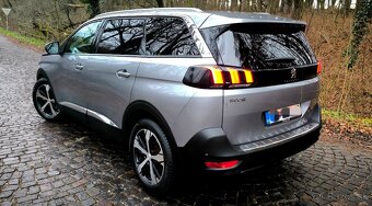 Peugeot 5008 1.6T 121kw 7miest - 7