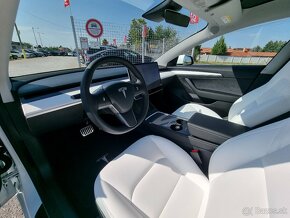 Tesla Model 3 Standard Range Plus 54kWh RWD  26.658 € - 7