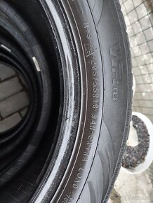 Predám zimné pneumatiky Nokian 205/55R16 94H - 7