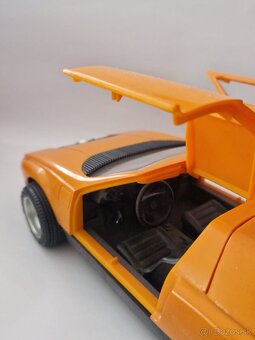 Model auta MERCEDES  C111 - 7