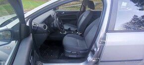 Ford Focus Combi 1.6i Benzin 2005 - 7