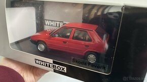 ŠKODA 105L modrá, ŠKODA Favorit Červená 1/24 WHITEBOX - 7