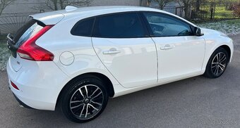 Volvo v40 model 2019 - 7