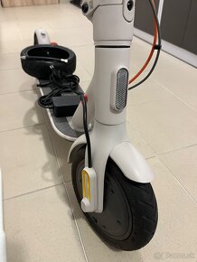 XIAOMI MI ELECTRIC SCOOTER 3 SIVÁ E-KOLOBEŽKA - 7