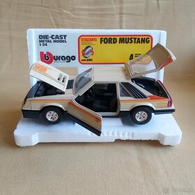 Bburago Ford Mustang - 7