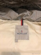 Dámska Originál MONCLER páperová zimná vesta veľ.S - 7