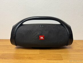 Predám reproduktor JBL Boombox 1 s nabijačkou a 2 bateriami - 7