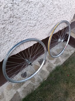 Predám kolesá na starší horksý bicykel 26 - 7