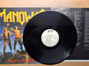 Lp MANOWAR Fighting The World - 7