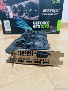 ASUS Strix GTX 1070 8Gb GAMING - 7