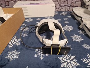 Oculus Quest 2 + doplnky - 7