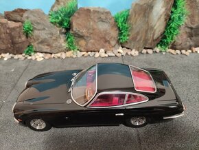 Prodám nový model 1:18 Lamborghini 400GT 2+2 - 7