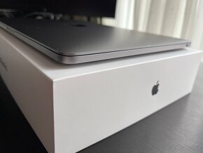 Macbook Pro 13" 2019 v top stave - 7