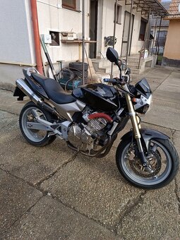 Honda Hornet 600 - 7