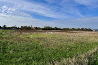 | EXKLUZÍVNE väčší stavebný pozemok na RD, RECA, Senec, 6547 - 7