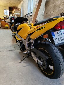 Suzuki GSX-R - 7