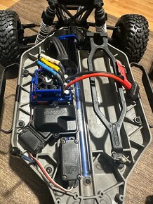 Traxxas Slash 1:10 VXL 4WD RTR - 7