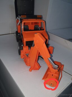 Bruder Mercedes Unimog - 7