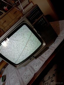 Retro TV - JVC 7128EE  orig .  doklady /35 euro - 7