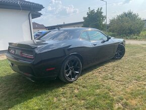 Dodge Challenger 5.7 Hemi - 7