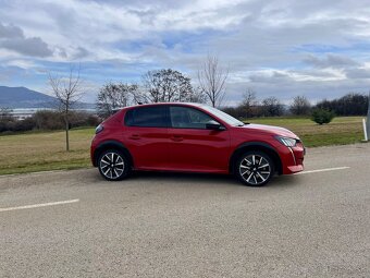 Peugeot e-208 GT - 7