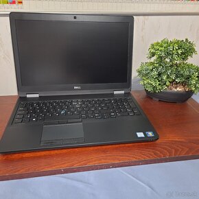 15,6´Dell Latitude 5570 CPU i5-6200U /8 Gb Ram / 500 GB - 7