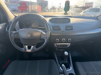 Renault Mégane 1.6 16V - 7