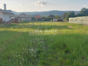 PRAKTICKÝ RD NA ROVINATOM POZEMKU - SLAVNICA - 7