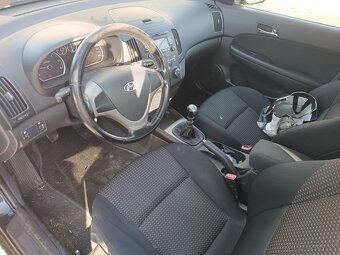 Predám Hyundai i30 1,6 CRDi - 7