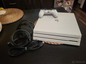 PS4 Pro - 7