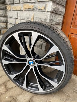 Originál BMW STYLE 599 + pneumatiky PIRELLI P ZERO E - 7