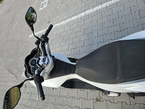 Honda PCX 125 facelift LED svetlá, rv 2017, ako nová - 7