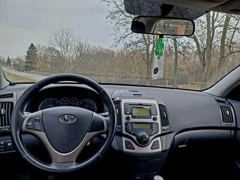 HYUNDAI I30 1.6 CRDI - 7