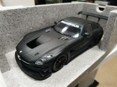 Mercedes SLS 1:18 - 7