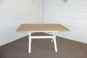 Stôl dubový s bielymi nohami. - 7
