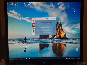 Monitor na pocitac LG - 7