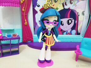 Barbie, equestria, enchantimals - 7