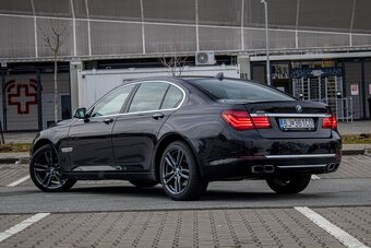 BMW Rad 7 740d xDrive F01 Individual - 7