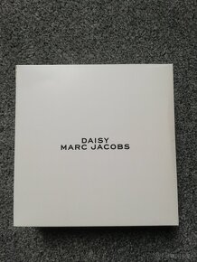 Predám kozmetickú taštičku - Marc Jacobs Daisy - 7