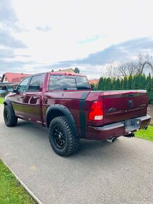 Predám Dodge RAM BIGHORN 5.7 HEMI 4x4 - 7